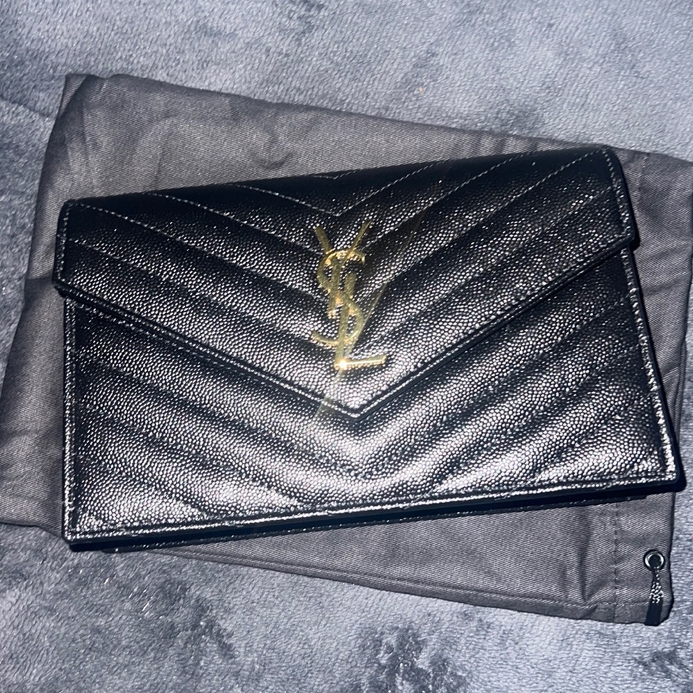 Grain de Poudre Envelope Wallet on a Chain